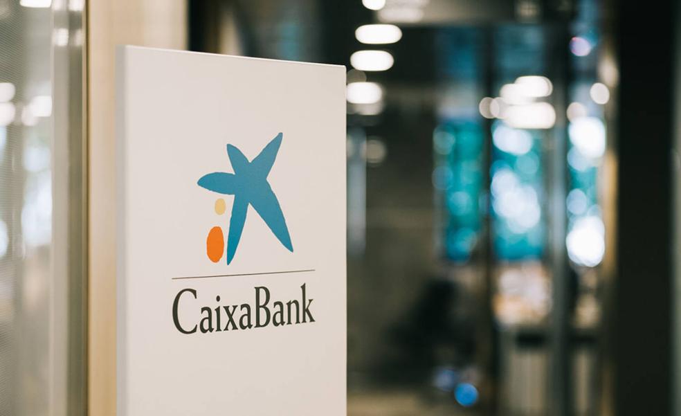 CaixaBank gana casi 2.500 millones, un 17,7% más sin el impacto de Bankia