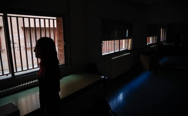 Medio centenar de psicólogos atenderán a 40.000 alumnos alicantinos para prevenir conductas suicidas