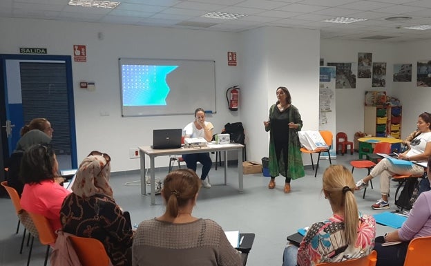 Un proyecto sanitario convierte en agentes de salud a los vecinos de la Zona Norte de Alicante