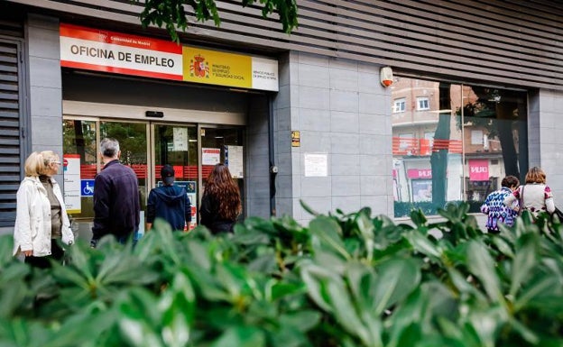 Alicante suma casi tres mil parados en el mes de octubre