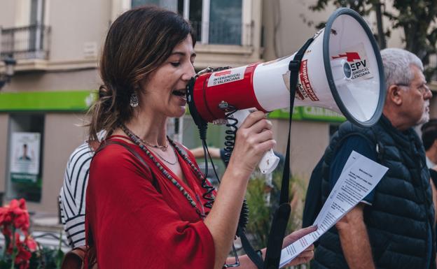 Los profesores interinos de Alicante exigen puestos de trabajo estables