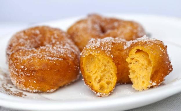 Cómo preparar unos tradicionales buñuelos de calabaza