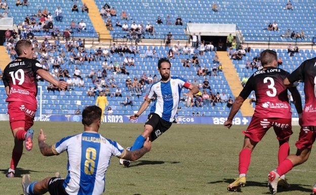 El Hércules dice adiós a la Copa en un partido loco y con polémica arbitral ante La Nucía (2-4)