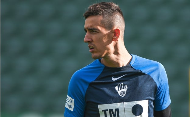 Edgar Badía y diez más en el Elche