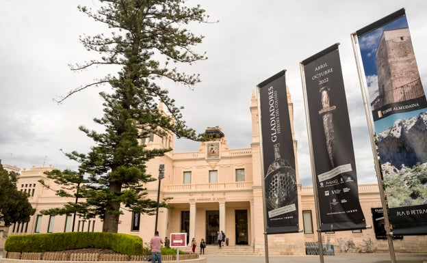 Alicante extrema los controles de acceso y la videovigilancia en sus museos ante la ola de taques a obras de arte