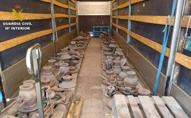 Desarticulado un clan familiar por robar moldes de hierro fundido en una empresa de L´Ollería