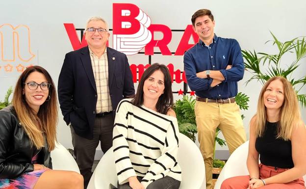 Conciertos gratuitos de Veintiuno, Soledad Vélez, Elesky y Martiz en 'La Estación' de la plaza Séneca de Alicante