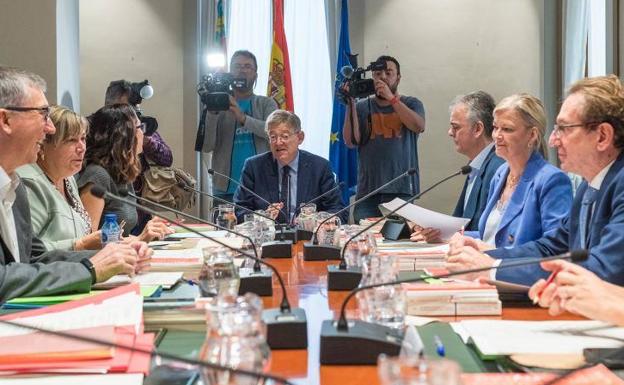 Puig se busca agenda en Valencia con la vicepresidenta Díaz y no acude a la protesta de Alicante