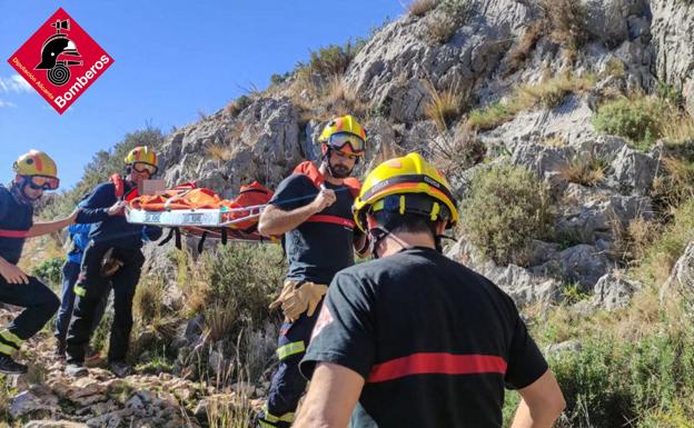 Rescatan a una mujer de 49 años en la sierra de Bernia