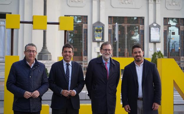 Toni Pérez, presidente provincial; Carlos Mazón, presidente del PPCV; Mariano Rajoy y el candidato popular en Villena, Miguel Ángel Salguero./pp