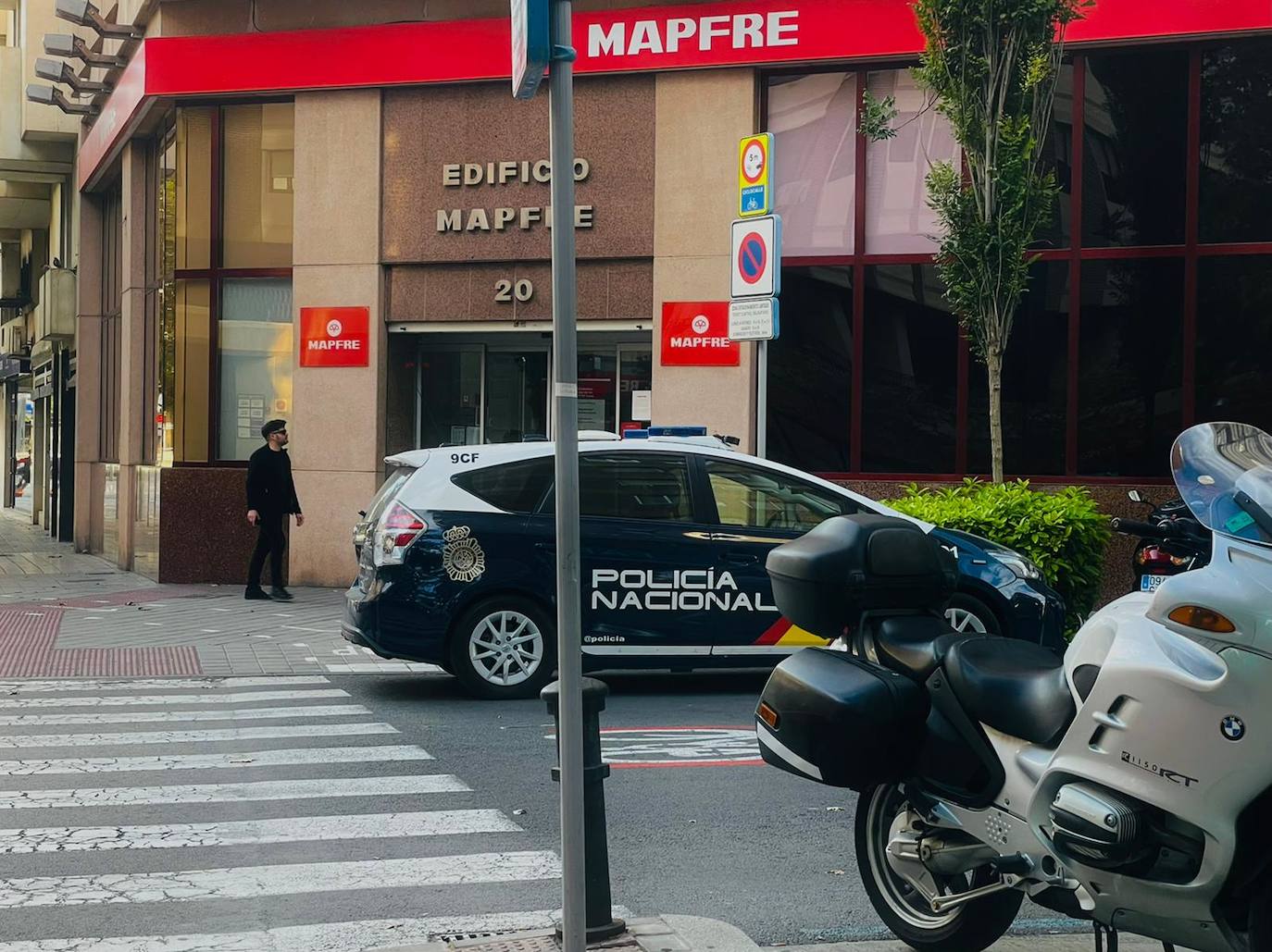 El 'hurto mágico': la técnica con la que el ladrón confunde al vendedor para robarle