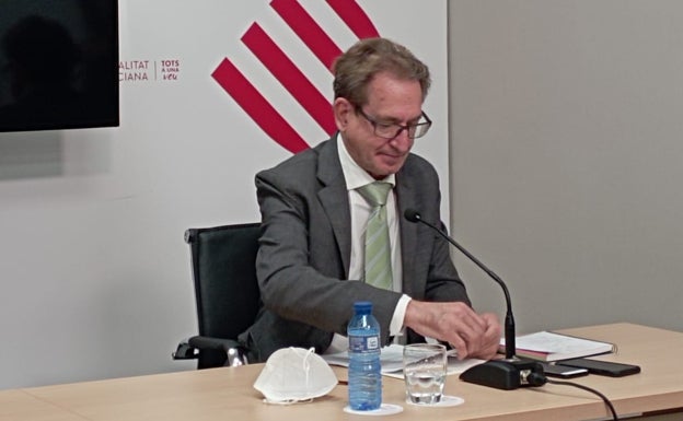 Sindicatos piden una reunión de «urgencia» con el conseller de Sanidad para evitar ir a la huelga