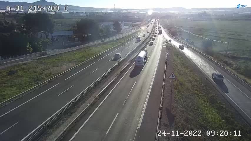 Retenciones de más de tres kilómetros en la A-31