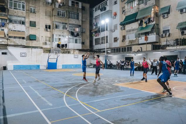 Así se vive un partido en 'El Patio' de Carolinas en Alicante