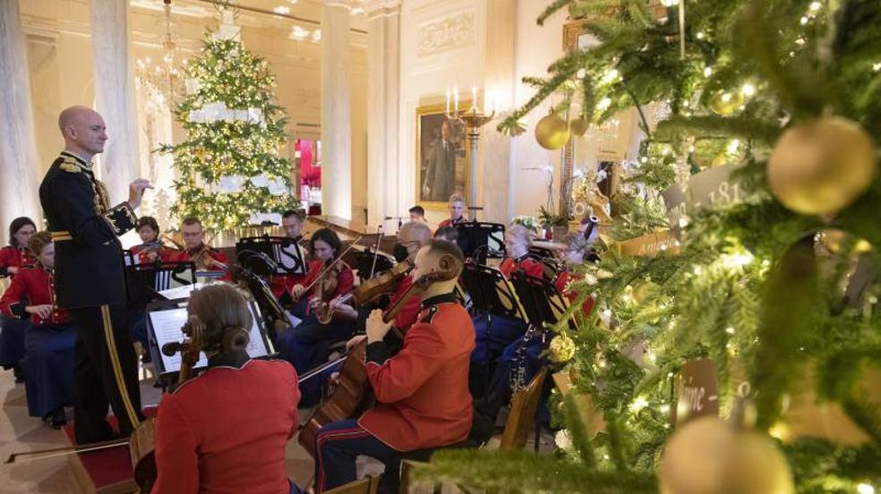 La Casa Blanca instala 77 árboles y más de 83.000 luces en su Navidad más hogareña