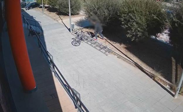 'Un ladrón sostenible': detenido por robar bicicletas y patinetes eléctricos en Sant Joan d'Alacant