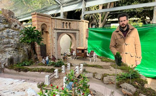 Orihuela da la bienvenida a la Navidad con el encendido de luces y la inauguración de los belenes