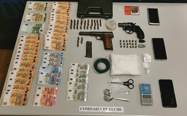 Detenido en Elche tras apuntar con una pistola a un agente