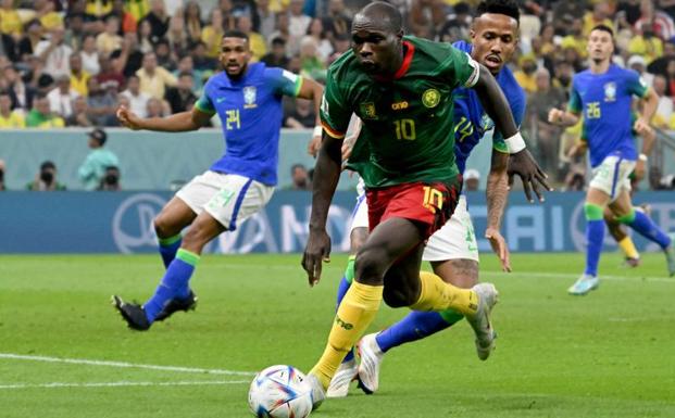 Brasil tira de suplentes y lo paga ante Camerún