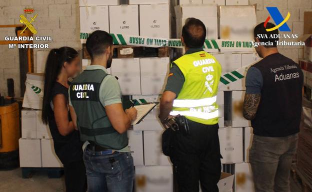 La Guardia Civil desmonta una organización dedicada al contrabando de alcohol