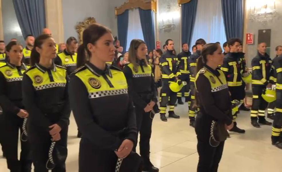 Alicante refuerza la seguridad con la incorporación de 22 policías locales y 15 bomberos