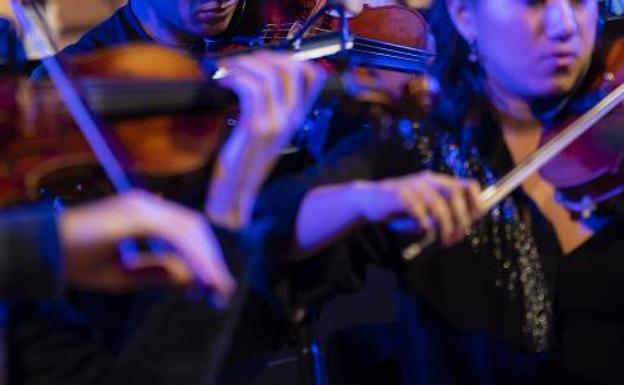 El Teatro Castelar acoge el segundo concierto de 'Música a la Llum' de la Joven Banda Sinfónica de la Federación de Sociedades Musicales