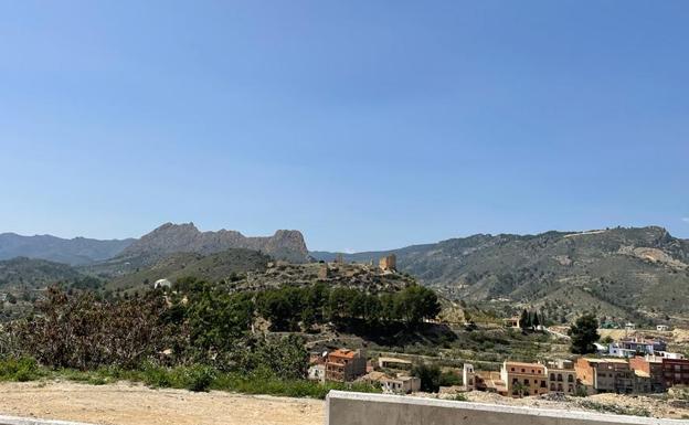 Los restos del Castillo de Relleu recuperan su esplendor