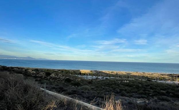 Una inversión de 700.000 euros permite restaurar por completo la zona que albergó el hotel Arenales del Sol