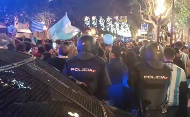 Gran celebración en Alicante tras la victoria de Argentina en el Mundial