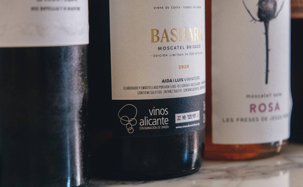Los vinos alicantinos y su bonita costumbre de aparecer en las mesas de Navidad