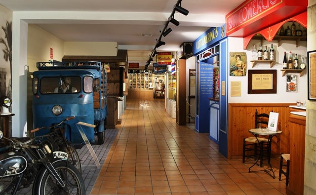 Elche potenciará la investigación y difusión en el Museo Escolar de Puçol