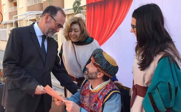 El Campello se prepara para recibir la visita del cartero de los Reyes Magos