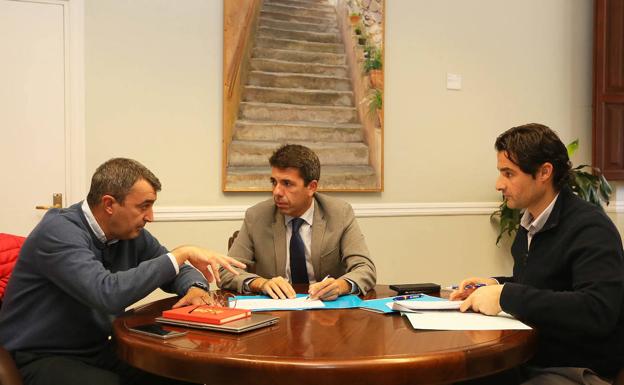 La Diputación trabaja para que Dénia acoja una etapa de La Vuelta en 2023