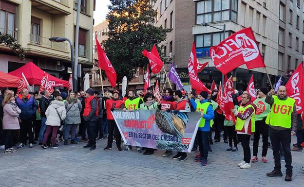 Fin del culebrón en el calzado: sindicatos y patronal pactan una subida salarial del 12,5% para 2025