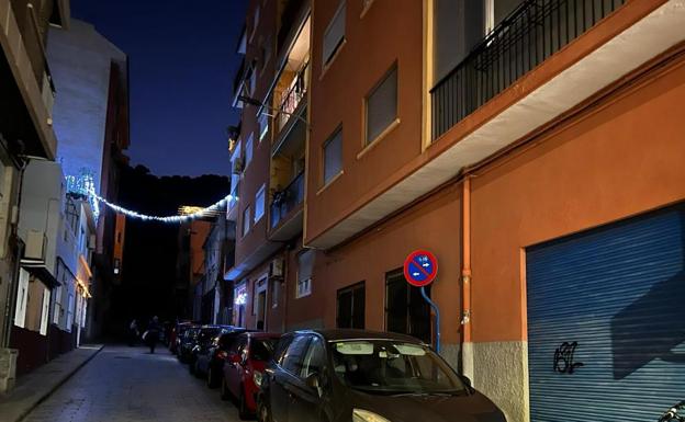 Una semana sin luces en el Raval Roig de Alicante