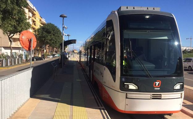 La Generalitat reducirá al 50% el precio de los billetes del Tram en enero