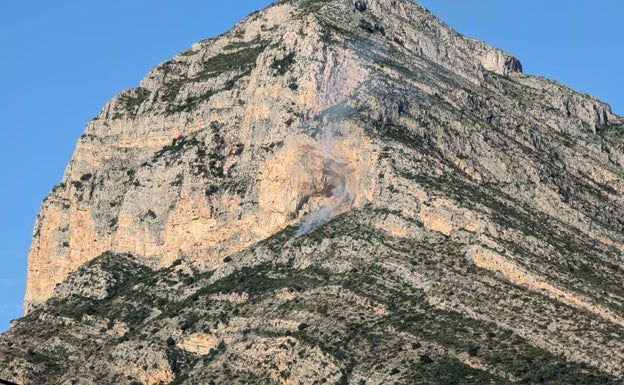 Extinguido un incendio forestal en el parque natural del Montgó
