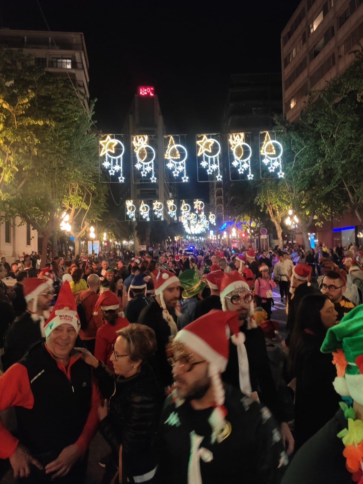 La San Silvestre solidaria de Alicante recauda más de 10.000 euros para la lucha contra el cáncer
