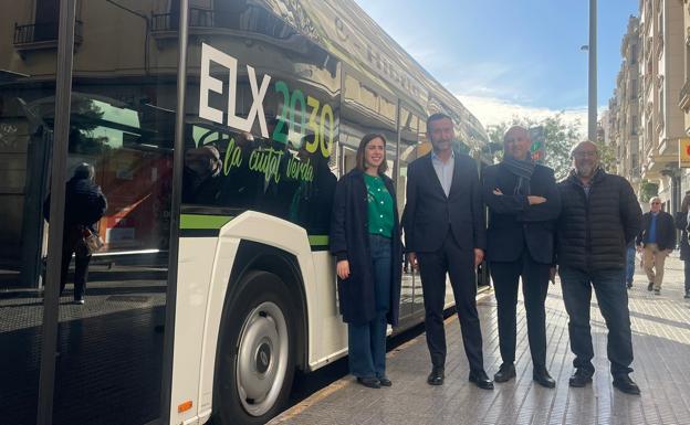 Elche reducirá al 50% el precio de los bonos del transporte público