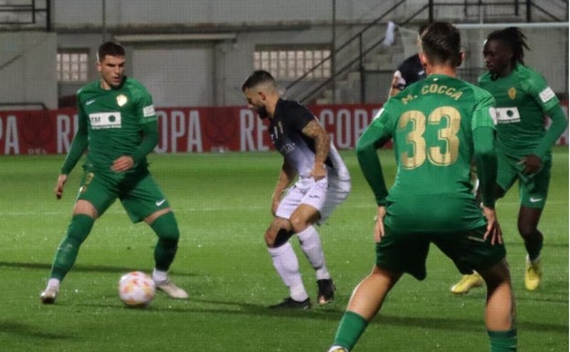 El Elche se borra de la Copa en Ceuta y el Valencia no da opción a La Nucía