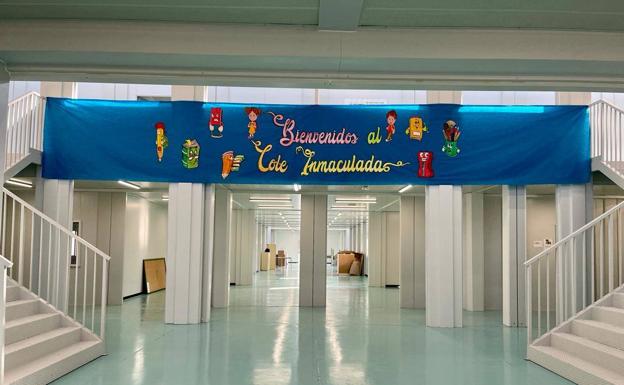 El Colegio Inmaculada de Torrevieja retoma las clases en instalaciones prefabricadas