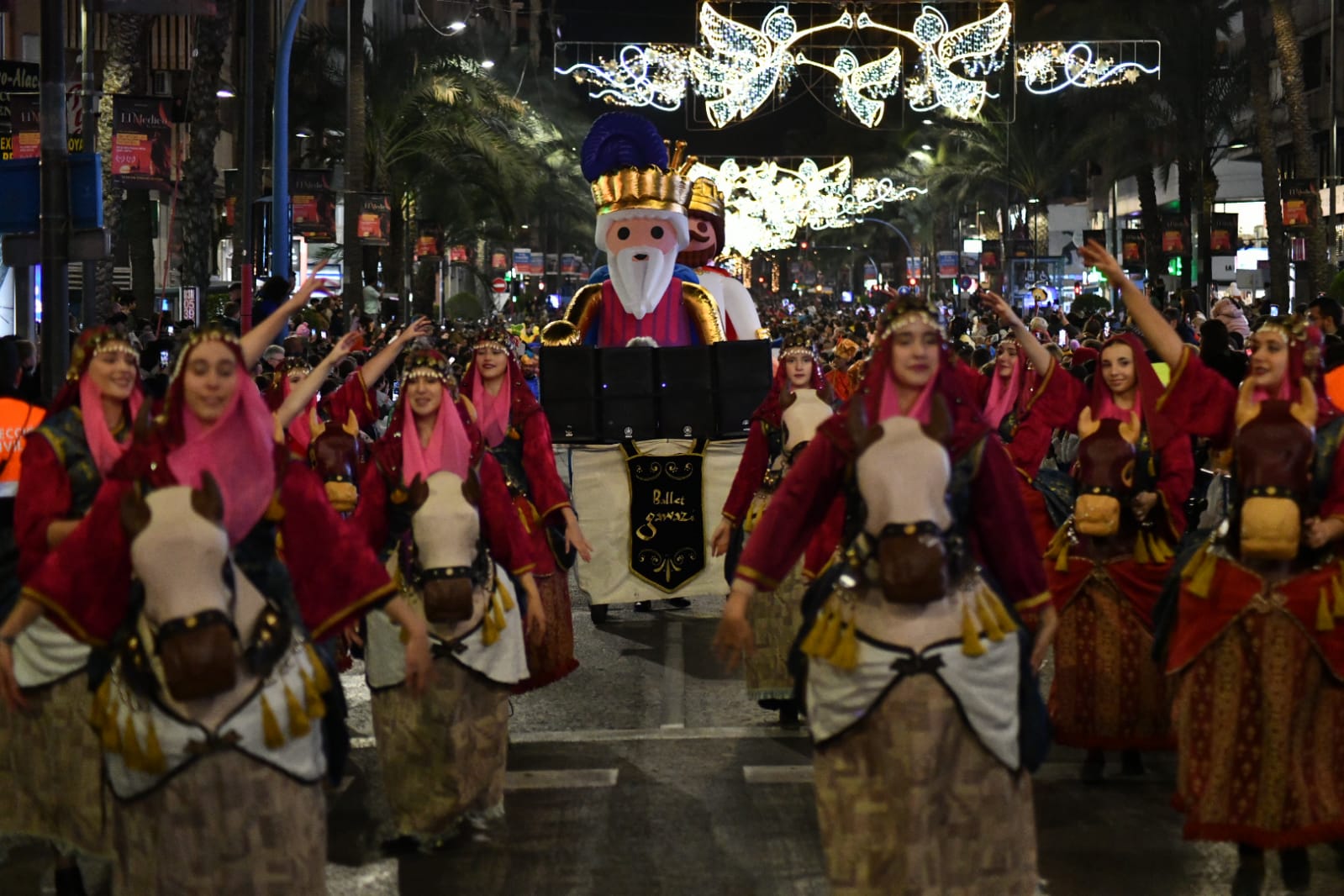 Un camino de Alicante hacia Belén repleto de dibujos animados, bailes, hinchables y música