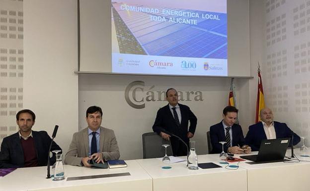 La Cámara impulsa una comunidad energética para reducir hasta un 30% el gasto de luz en municipios y pymes