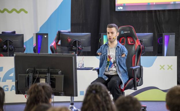 «Las personas con discapacidad pueden jugar a videojuegos y mejorar su socialización»