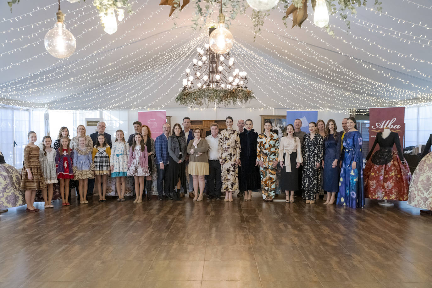 44 faldas para vestir a las belleas del foc de Alicante y sus damas de honor