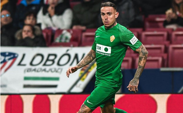 El Elche sigue esperando al «pistolero» Roger
