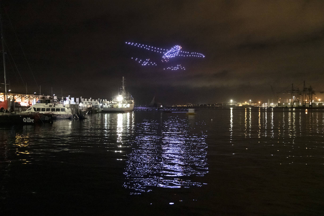 Los drones iluminan el cielo alicantino