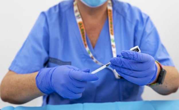Los departamentos de salud de Dénia y la Marina Baixa se suman a la vacunación sin cita