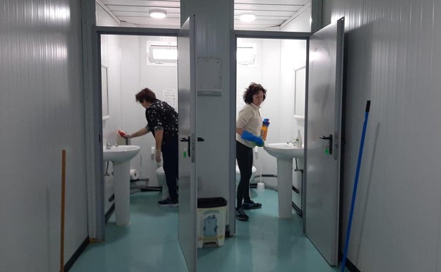 Sin conserje ni limpieza en el colegio olvidado