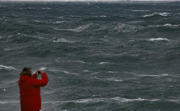 El viento de Fien no da tregua a Alicante